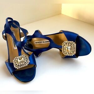 MANOLO BLAHNIK Krusostrel Blue Satin Jeweled Shoes Sandals 35.0